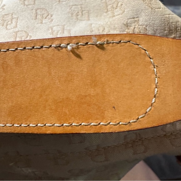 Dooney and Bourne beige canvas shoulder bag - Picture 9 of 12
